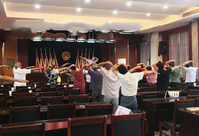 万石镇举办按摩养生讲座活动.jpg 万石镇举办按摩养生讲座活动.jpg