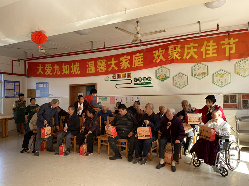 “敬老爱老,情暖重阳”新芳教堂慰问残疾老人.jpg “敬老爱老,情暖重阳”新芳教堂慰问残疾老人.jpg