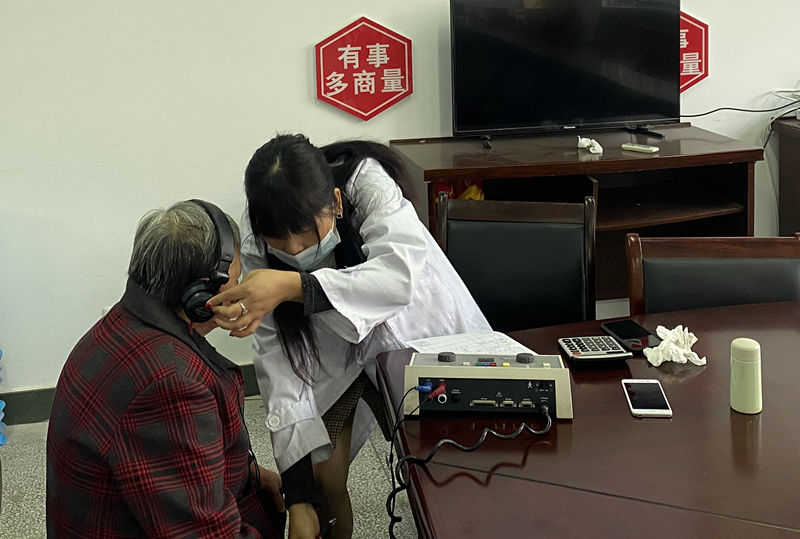 和桥镇残联开展助听器适配活动.jpg 和桥镇残联开展助听器适配活动.jpg