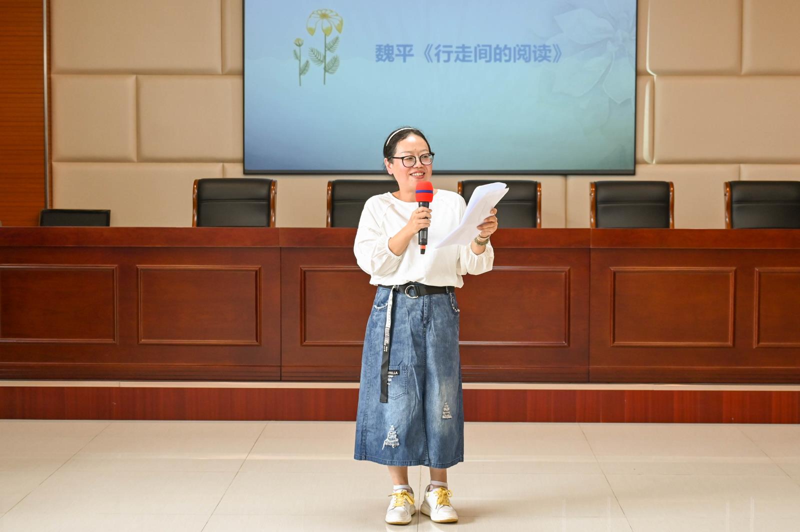 宜兴市残联成功举办“书香悦读•点亮人生”读书分享会.jpg 宜兴市残联成功举办“书香悦读•点亮人生”读书分享会.jpg