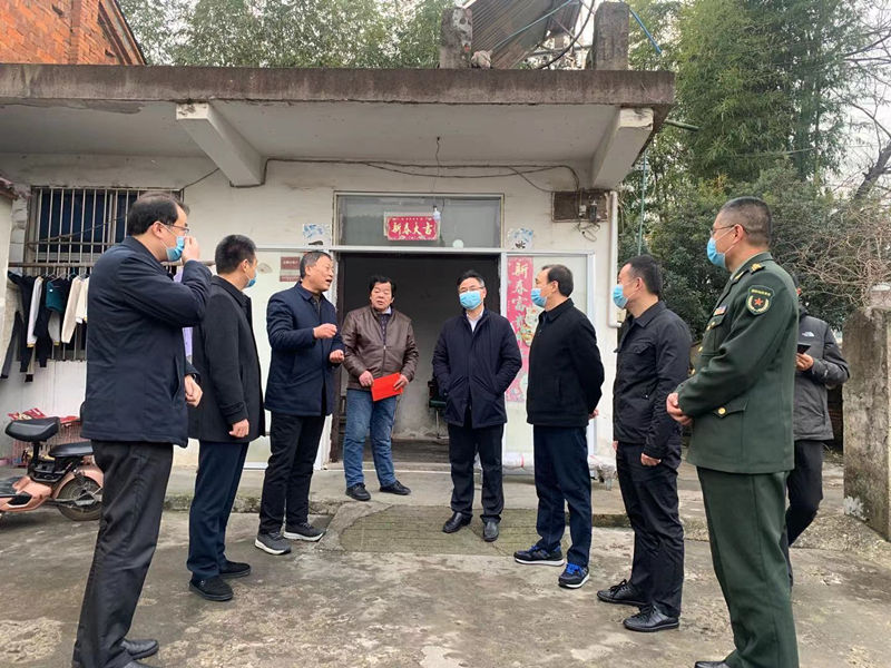 宜兴市残联开展春节前走访慰问困难残疾人活动.jpg 宜兴市残联开展春节前走访慰问困难残疾人活动.jpg