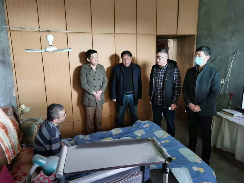 周铁镇开展走访慰问困难残疾人活动.jpg 周铁镇开展走访慰问困难残疾人活动.jpg