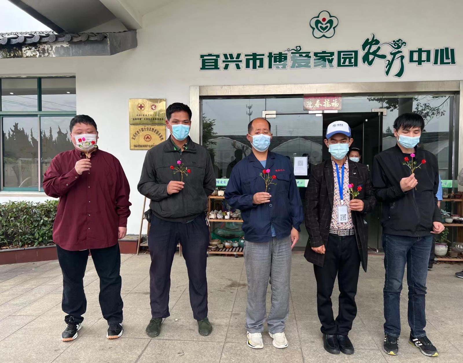 高塍镇残联组织残疾人参加农疗活动.jpg 高塍镇残联组织残疾人参加农疗活动.jpg