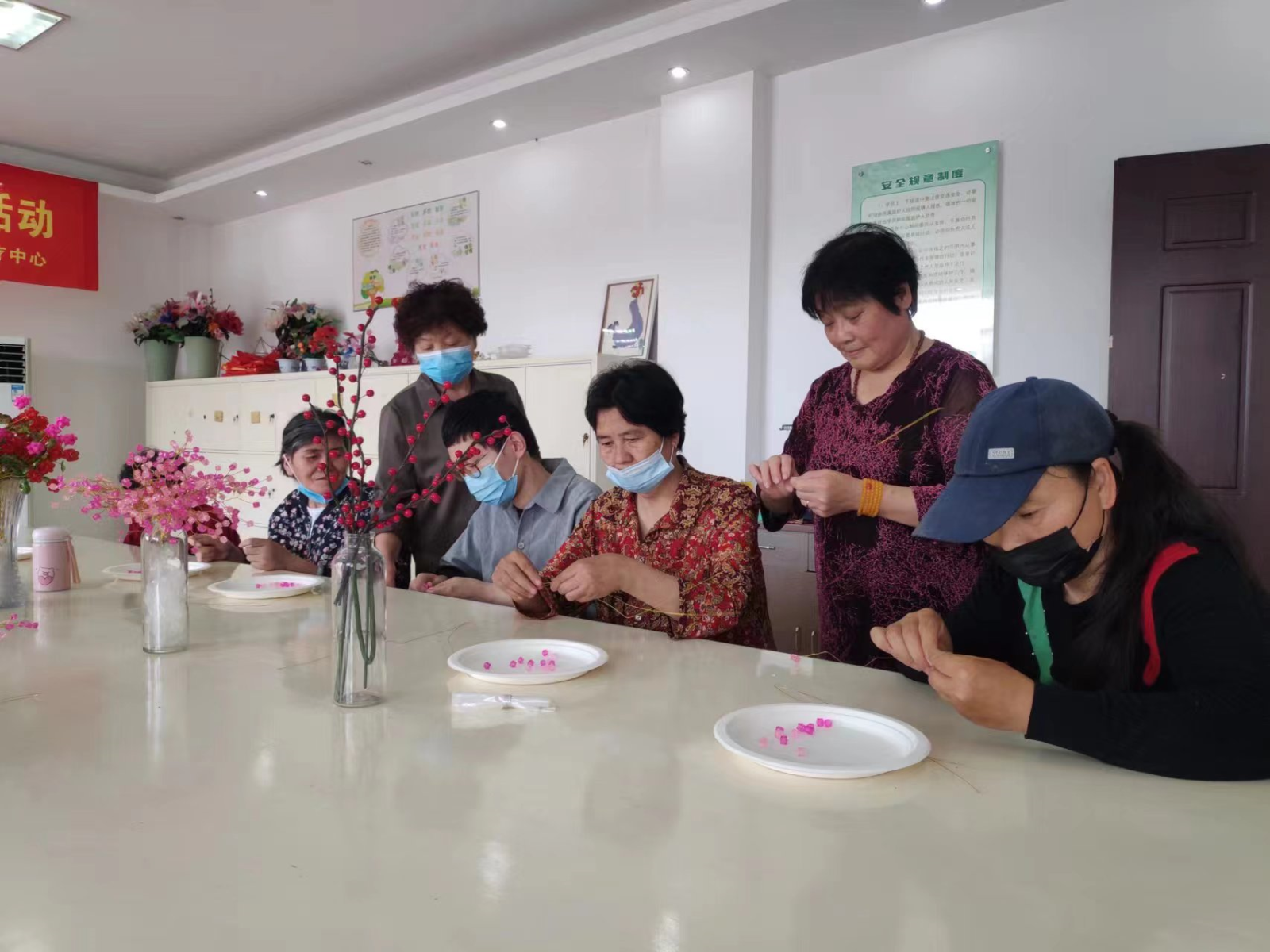 宜兴市张渚镇残联组织残疾人参加农疗活动.png 宜兴市张渚镇残联组织残疾人参加农疗活动.png