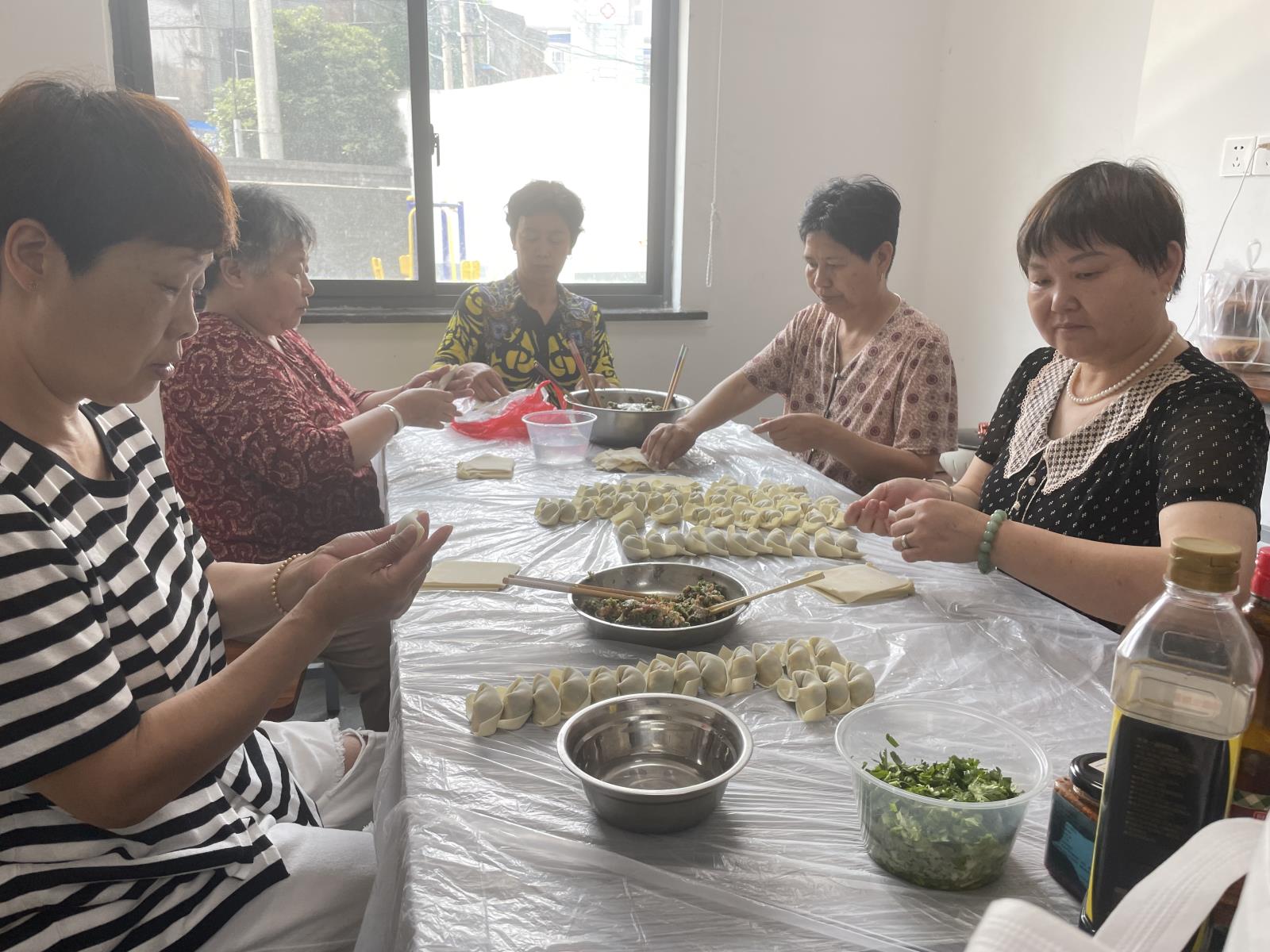 弘扬传统文化 情系夏至——宜兴市张渚镇北门村“残疾人之家”举办迎夏至主题活动.jpg 弘扬传统文化 情系夏至——宜兴市张渚镇北门村“残疾人之家”举办迎夏至主题活动.jpg