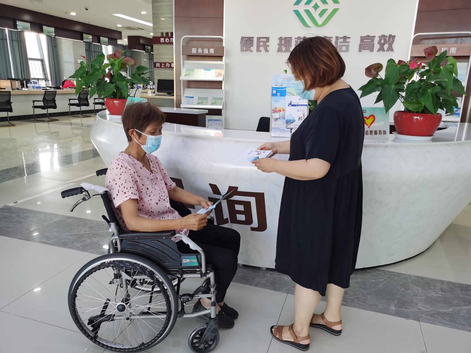 残疾人出行 有爱却无碍——宜兴市徐舍镇残联组织残疾人代表开展无障碍环境体验活动.jpg 残疾人出行 有爱却无碍——宜兴市徐舍镇残联组织残疾人代表开展无障碍环境体验活动.jpg