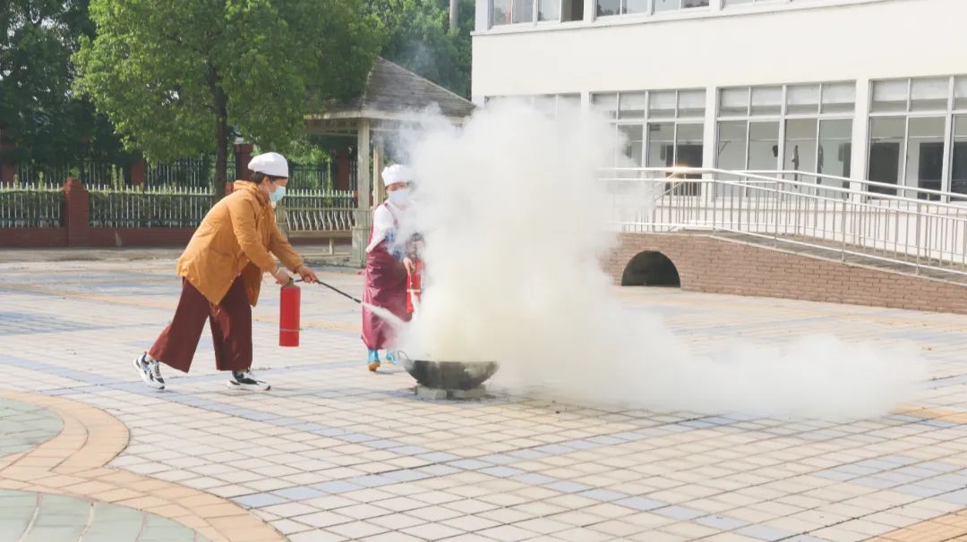 市残联组织“四中心”开展消防安全培训.jpg 市残联组织“四中心”开展消防安全培训.jpg