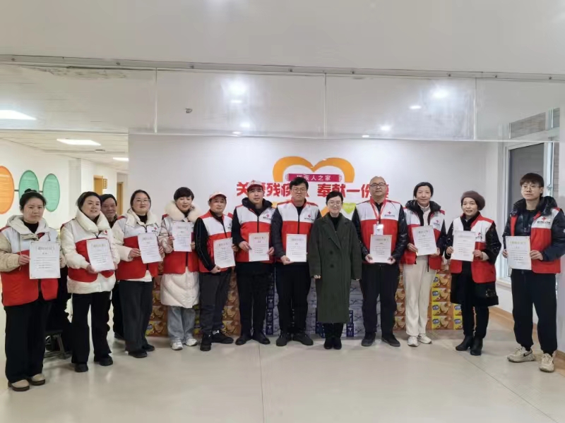 春风送暖  携手温情——宜兴市“宜小红”艺术团走进丁蜀镇“残疾人之家”慰问(2).jpg