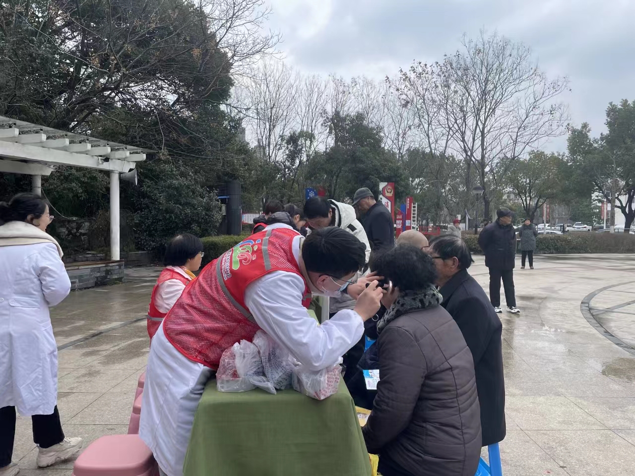 科技助听 共享美好生活——宜兴市张渚镇残联开展“爱耳日”宣教活动(1).jpg 科技助听 共享美好生活——宜兴市张渚镇残联开展“爱耳日”宣教活动(1).jpg