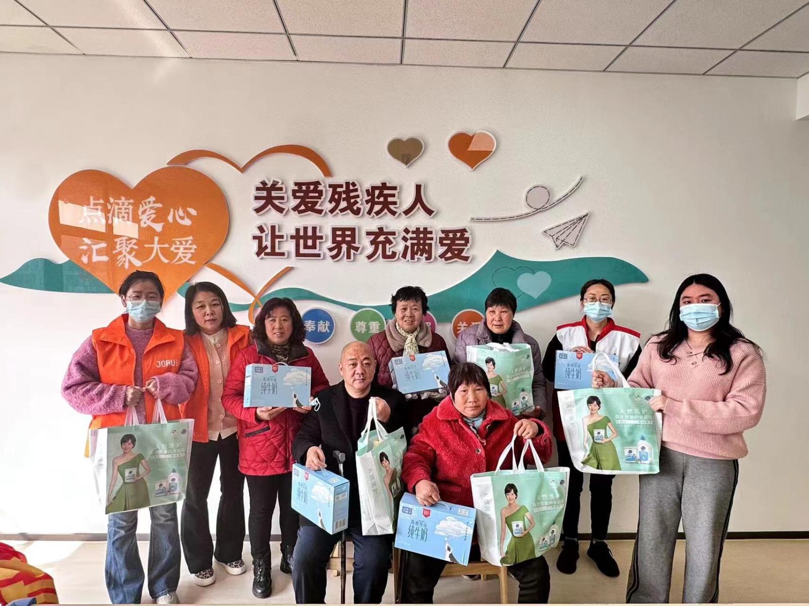 情暖三八 “焙”感幸福——宜兴市屺亭街道“残疾人之家”开展妇女节美食烘焙活动.jpg 情暖三八 “焙”感幸福——宜兴市屺亭街道“残疾人之家”开展妇女节美食烘焙活动.jpg