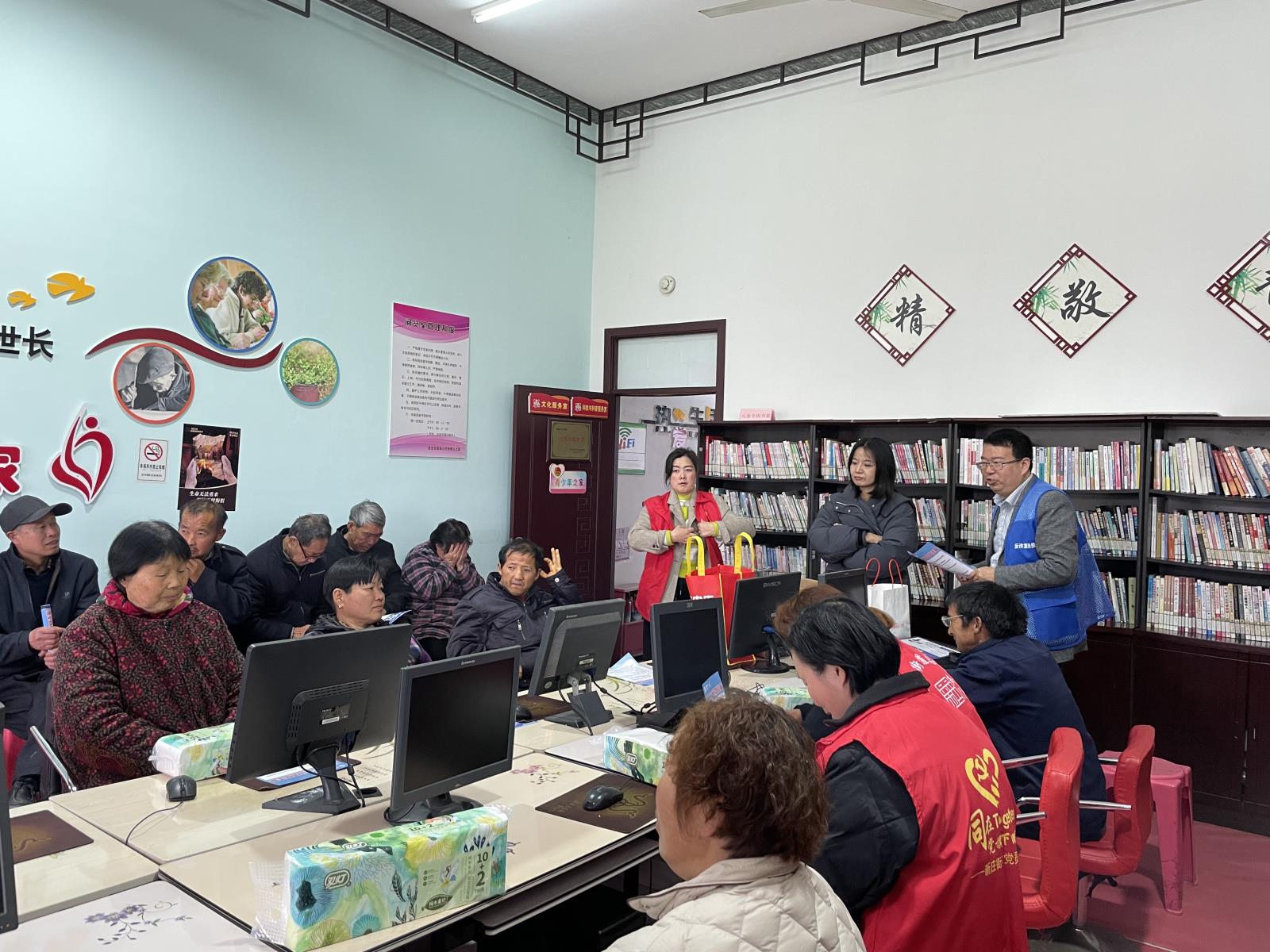 宜兴市新庄街道残联开展反诈宣传活动.jpg 宜兴市新庄街道残联开展反诈宣传活动.jpg