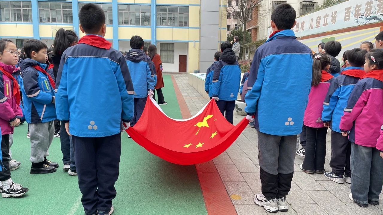 “星星的孩子”走进宜兴市城北小学(1).jpg “星星的孩子”走进宜兴市城北小学(1).jpg