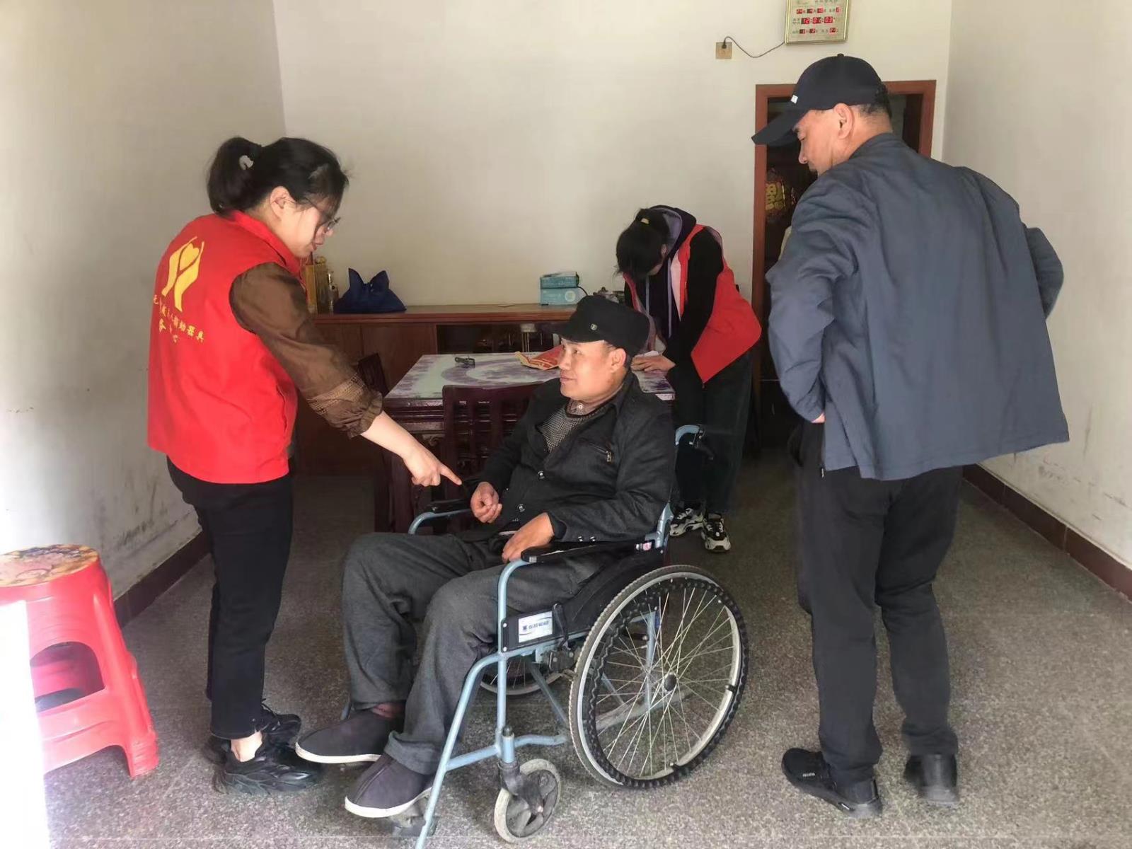 宜兴市太华镇残联开展辅助器具适配评估活动.jpg 宜兴市太华镇残联开展辅助器具适配评估活动.jpg