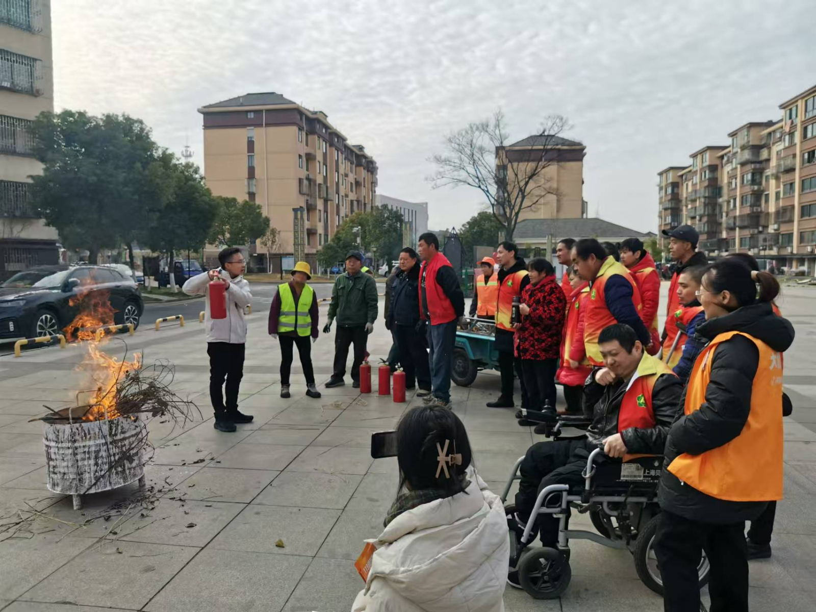 提升安全意识 共筑生命防线——新街街道堂前人家“残疾人之家”开展节前消防安全演练.png 提升安全意识 共筑生命防线——新街街道堂前人家“残疾人之家”开展节前消防安全演练.png