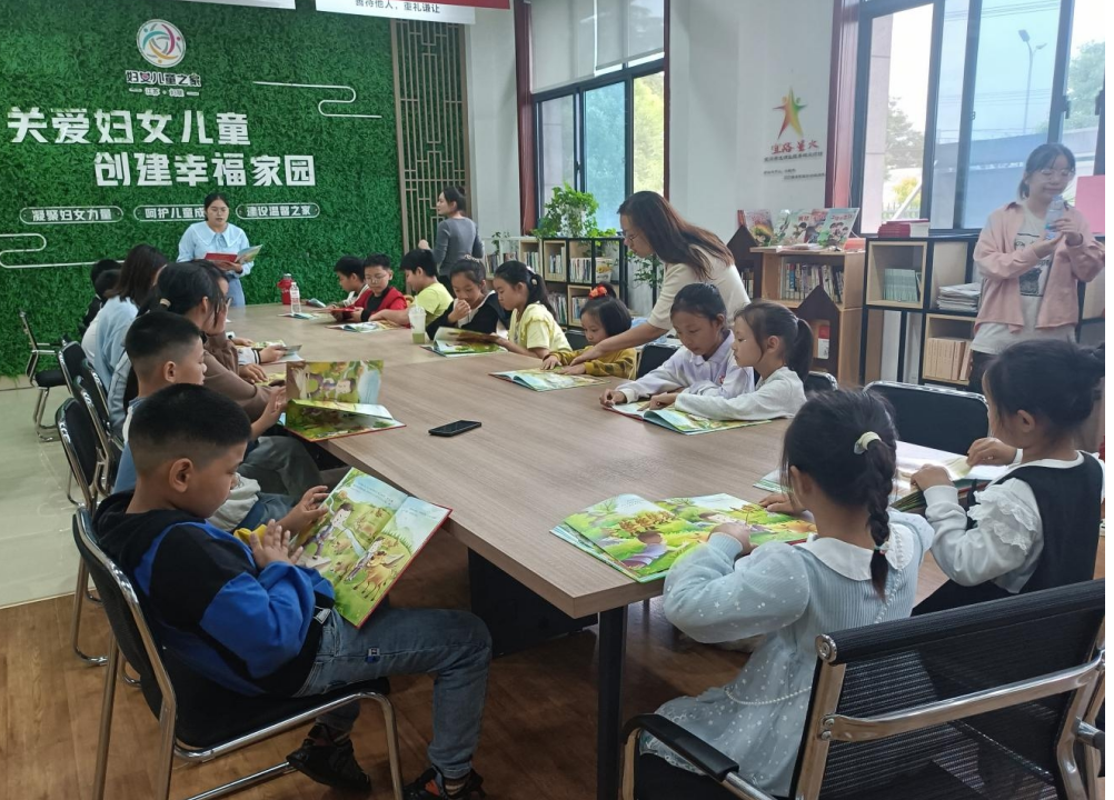 以爱相约 与爱“童”行 ——官林镇未成年人保护工作站案例.png 以爱相约 与爱“童”行 ——官林镇未成年人保护工作站案例.png