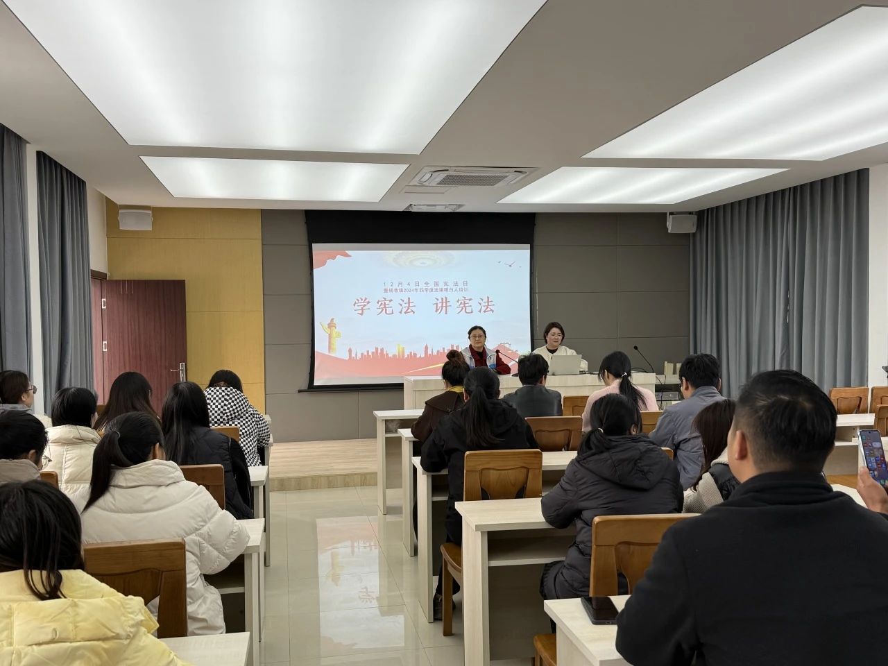 杨巷镇开展宪法宣传活动助力残疾人法律意识提升.jpg 杨巷镇开展宪法宣传活动助力残疾人法律意识提升.jpg