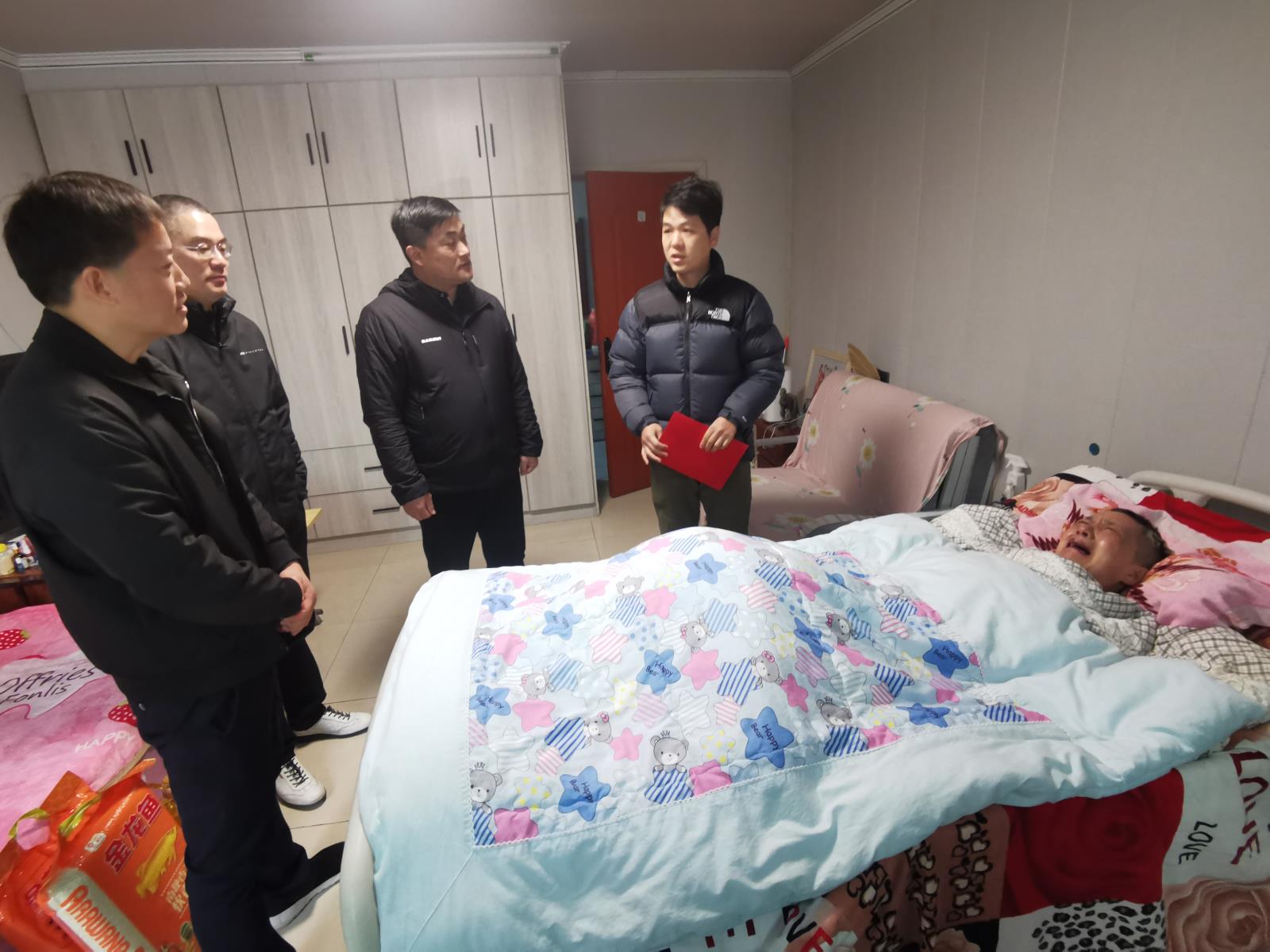 岁启新程 情暖残障 温情满新春——新街街道残联开展春节走访慰问困难残疾人活动.jpg 岁启新程 情暖残障 温情满新春——新街街道残联开展春节走访慰问困难残疾人活动.jpg