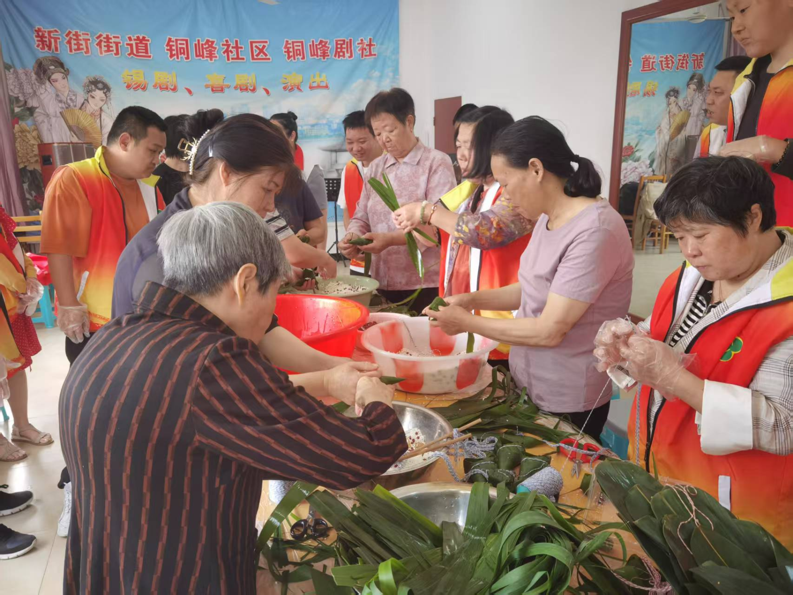 粽叶传情暖端午  携手同心筑美好——新街街道“残疾人之家”开展包粽子活动.png