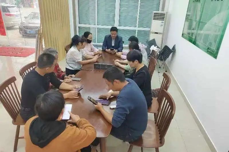 肖群:拄拐筑梦 情暖客心(1).png 肖群:拄拐筑梦 情暖客心(1).png
