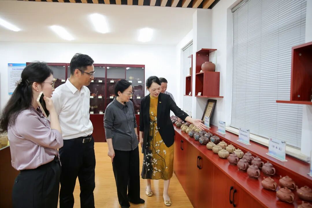 全省首次残疾人工作党外代表人士座谈会在宜兴举行.png