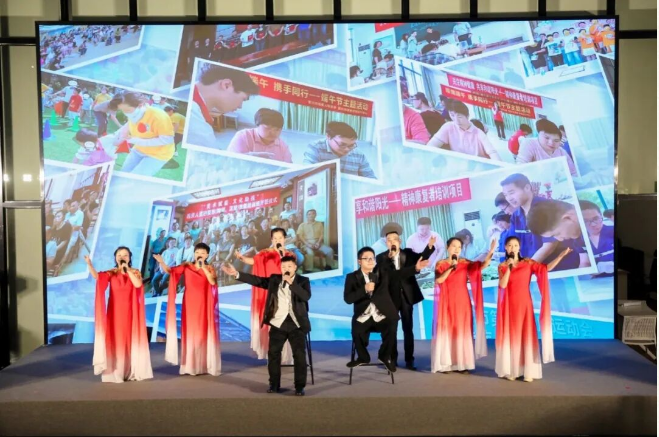 宜兴市残联开展进社区文艺演出1.jpg 宜兴市残联开展进社区文艺演出1.jpg