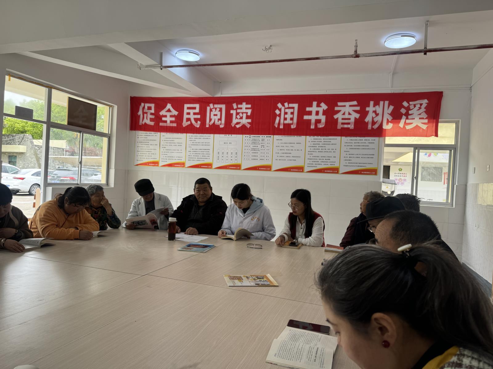 促全民阅读 润书香桃溪——张渚镇残联举办读书分享活动.jpg 促全民阅读 润书香桃溪——张渚镇残联举办读书分享活动.jpg