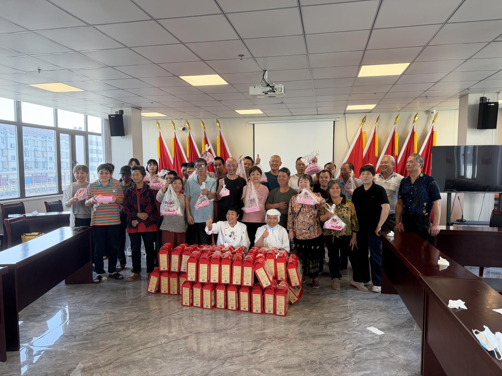非遗技艺  助残就业——杨巷镇残联开展残疾人葱油饼制作培训.jpg